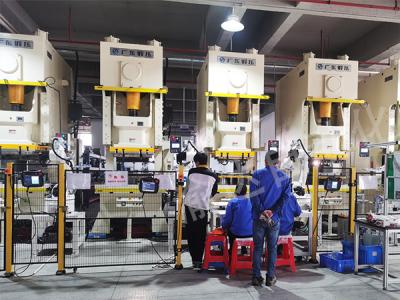 五金加工沖壓機器人1